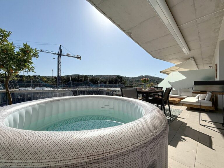 26c4c09c4b13c2959ba0db076aaea46a - 4