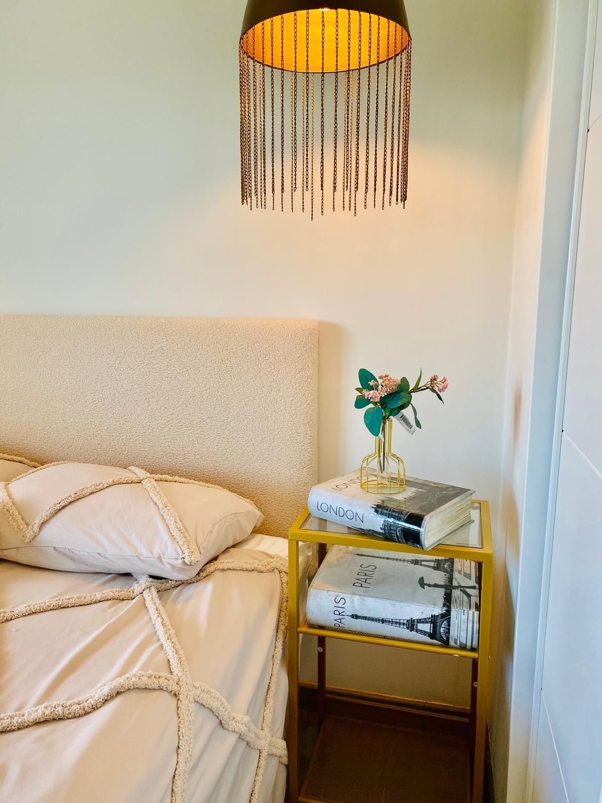 26eb24fdca342437335849adc563012c - 12