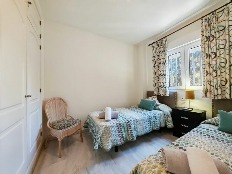 3167111943b9cba49cac01e714747ae9 - 13