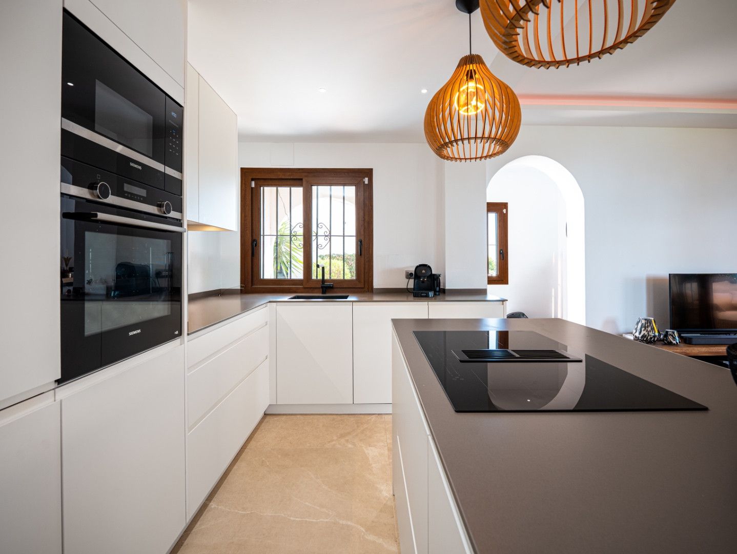 31cf4899f9954ed7aba09a85f5681a1f - 4