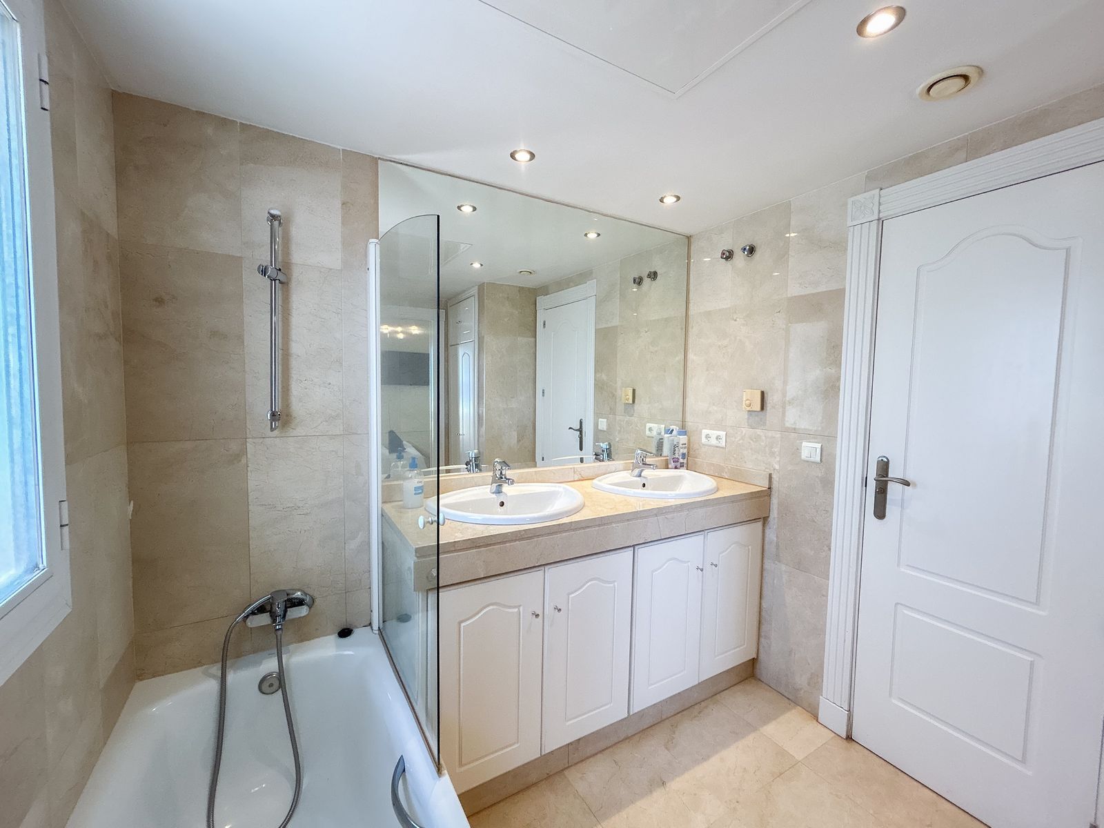 34a0192d60b0e99a8b5ab7bfca504846 - 13