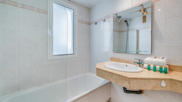 373caafde7799ece79c073935fc47d26 - 14