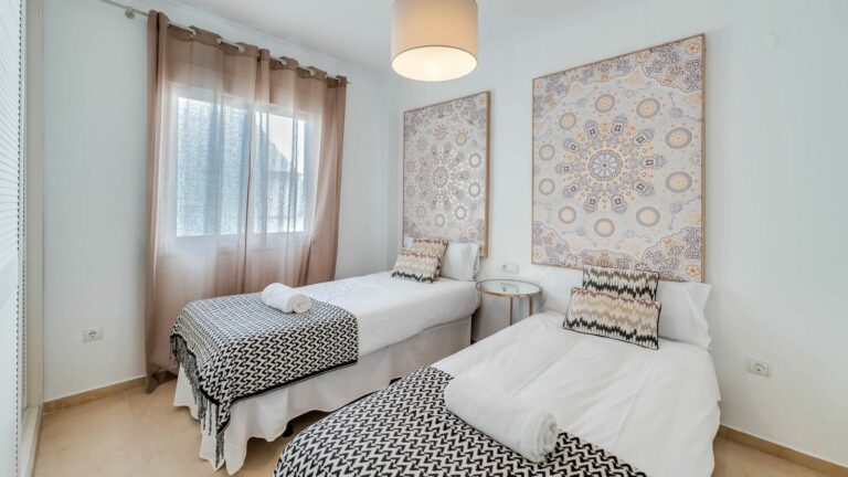 373caafde7799ece79c073935fc47d26 - 16