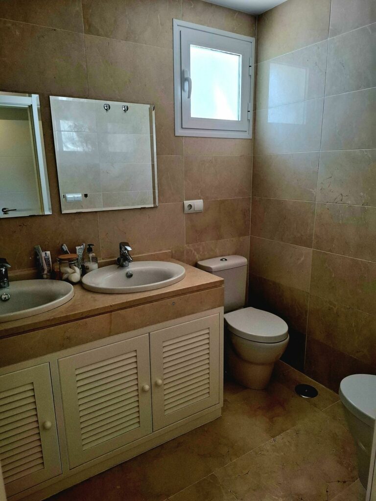 37bf9773df5468d9eeb4e19025b184fd - 13