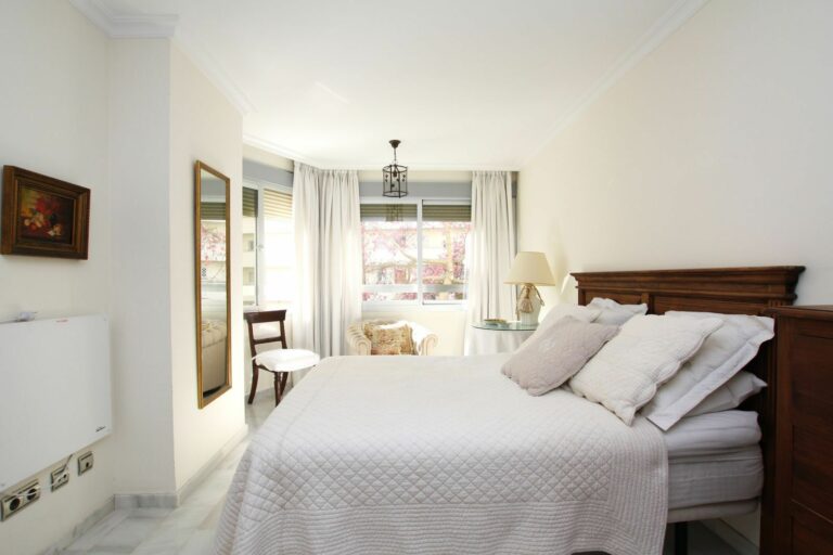 3b270ba141b24c52d95aea2a0dabad23 - 10