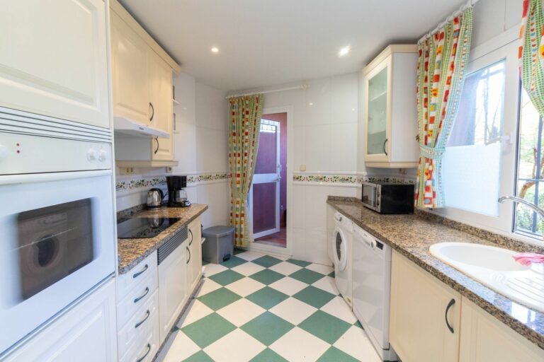 3d47c8a1cdae5b42e2064ec02a210675 - 12