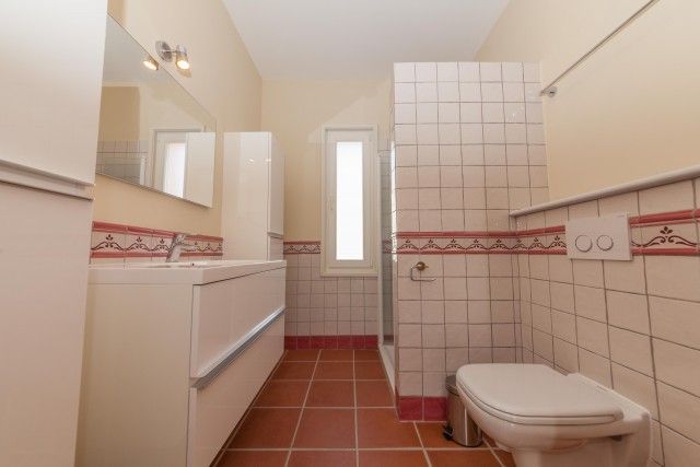 3db2645390c26a33bd710f59cfc7a479 - 11