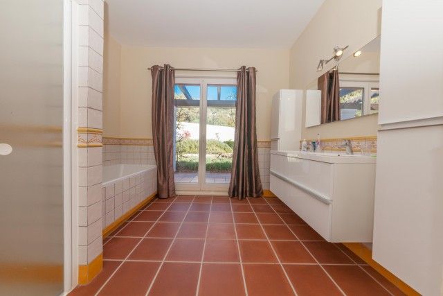 3db2645390c26a33bd710f59cfc7a479 - 14