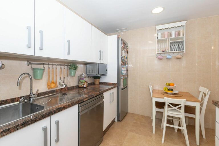 3e8cb46af6efe4a2bf7c864cc8465e8c - 13