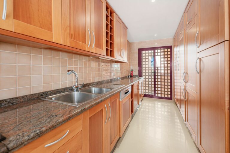 474641faf0695dbd9040aa2c1c0bec49 - 12