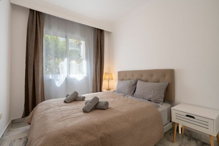 486465f3ee2612cc06acde807121ed01 - 12