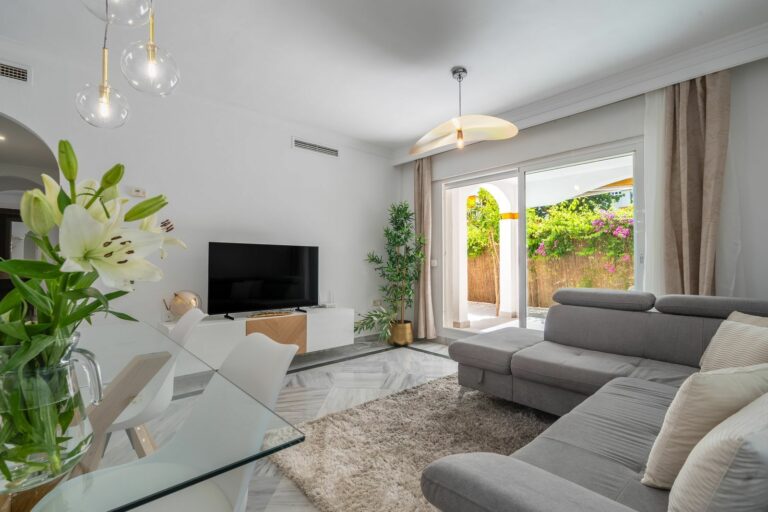 486465f3ee2612cc06acde807121ed01 - 2