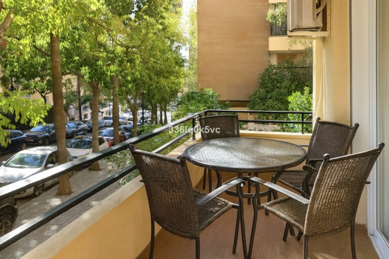 49b3344587fa662f466e98f9007ad4da - 1