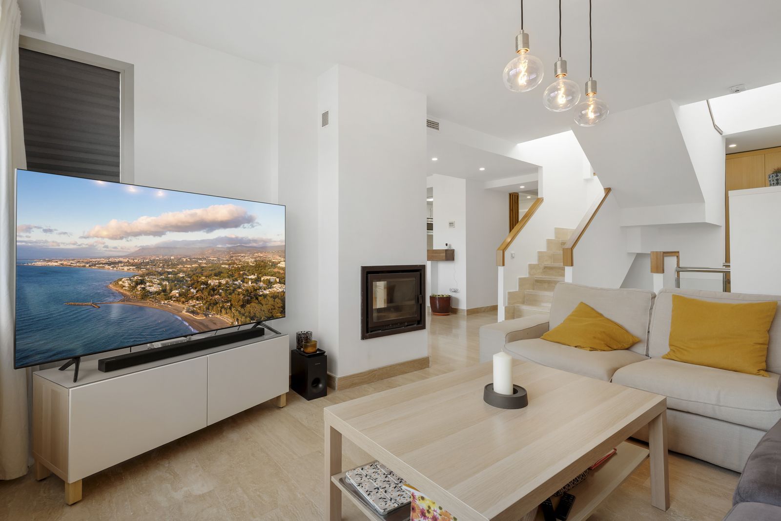 4b7ff21034a5cfcbbcf5d411401b4366 - 4