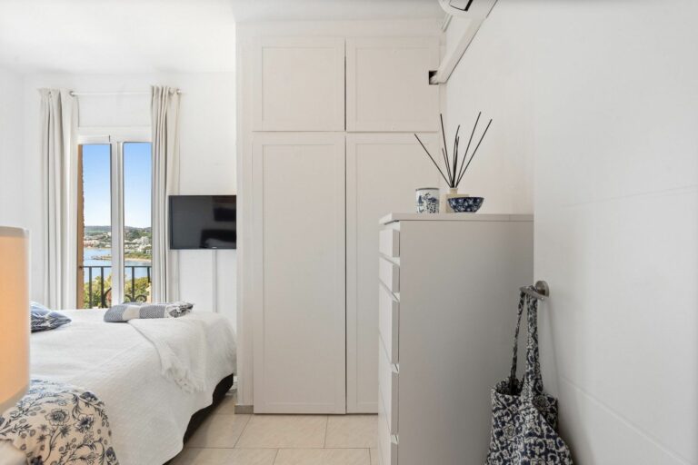 4c5d3c91bd56ba968f511f92ee700187 - 11