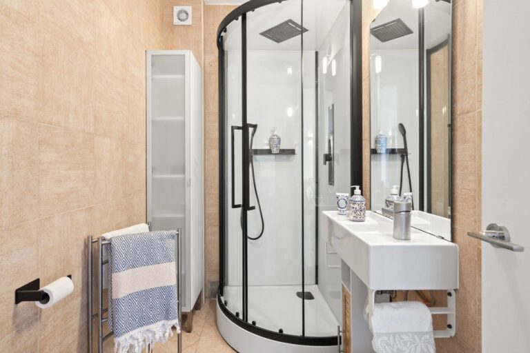 4c5d3c91bd56ba968f511f92ee700187 - 12