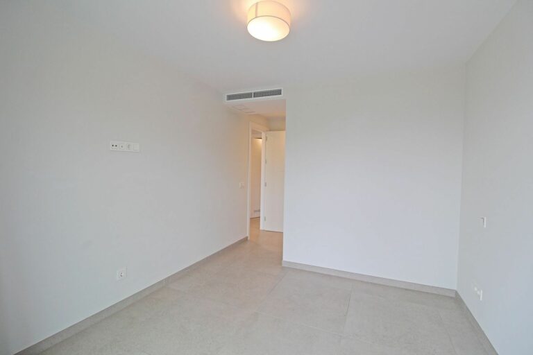 4daa54c67639388e9e39d7958d61707f - 12