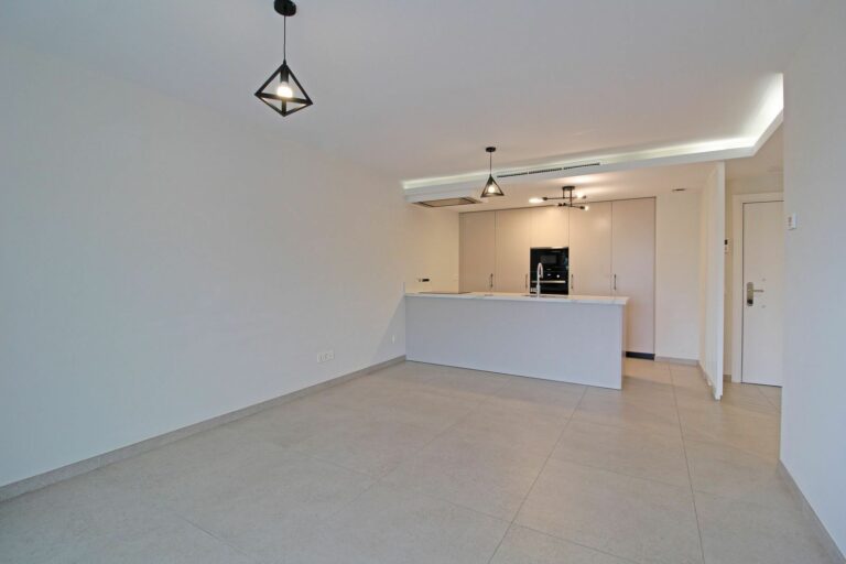 4daa54c67639388e9e39d7958d61707f - 14