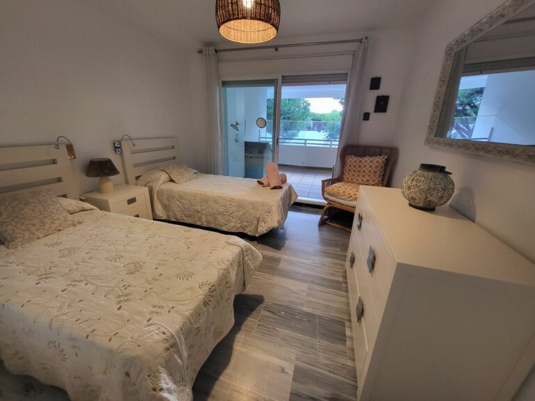 559a97e8ca0aa3352f41da8fc7202bc0 - 12