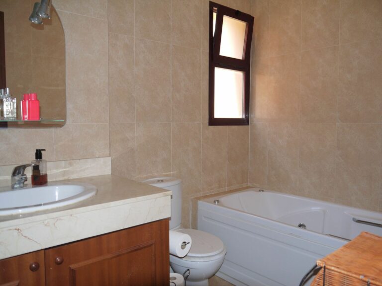 56058b86b1d8177ffdaa6b3f378b2398 - 10