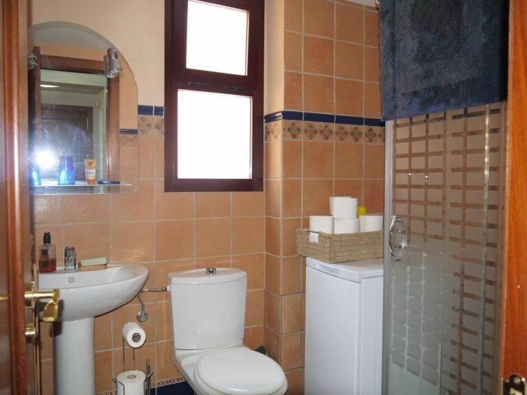 56058b86b1d8177ffdaa6b3f378b2398 - 12