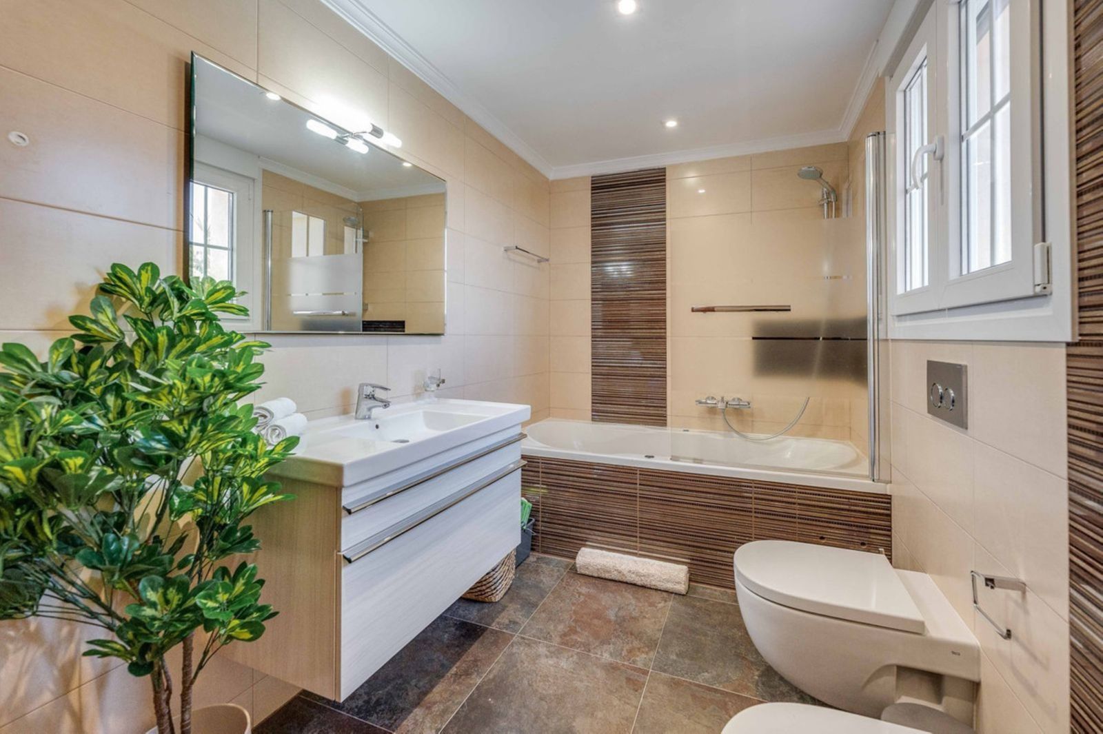 5632d2e8d531df9d89c177538a991d16 - 12