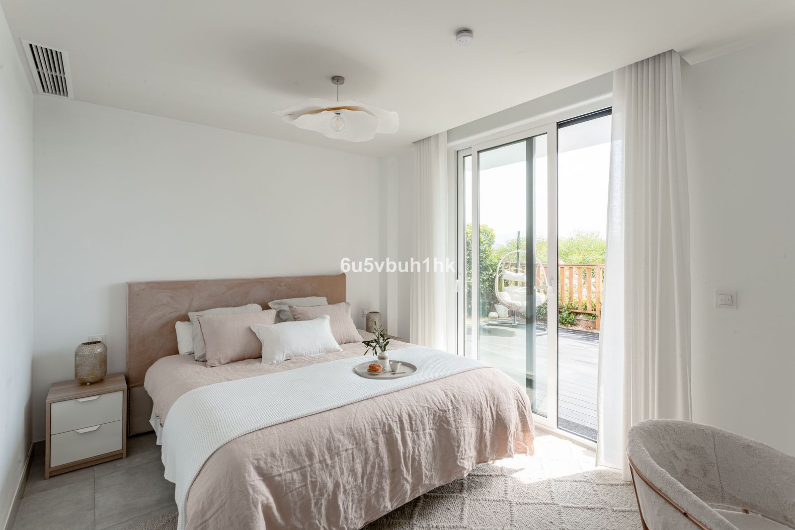 5a33bb469e6742f6cb649feea9f8b1c9 - 10