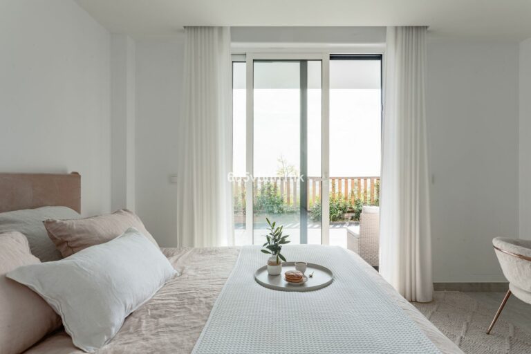 5a33bb469e6742f6cb649feea9f8b1c9 - 12