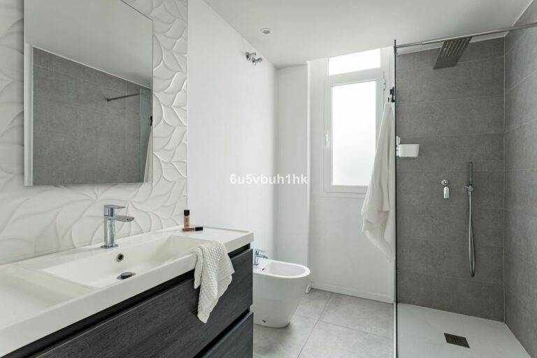 5a33bb469e6742f6cb649feea9f8b1c9 - 14