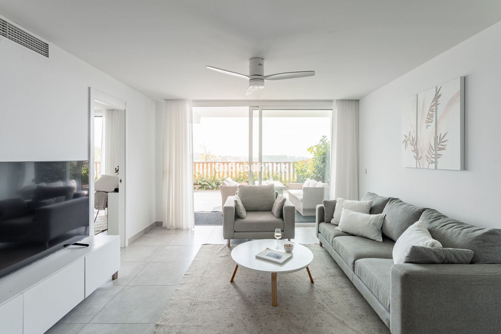 5a33bb469e6742f6cb649feea9f8b1c9 - 4