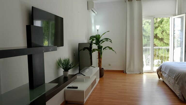 5a6ee5509ad516fc575d6c11be3a830a - 16