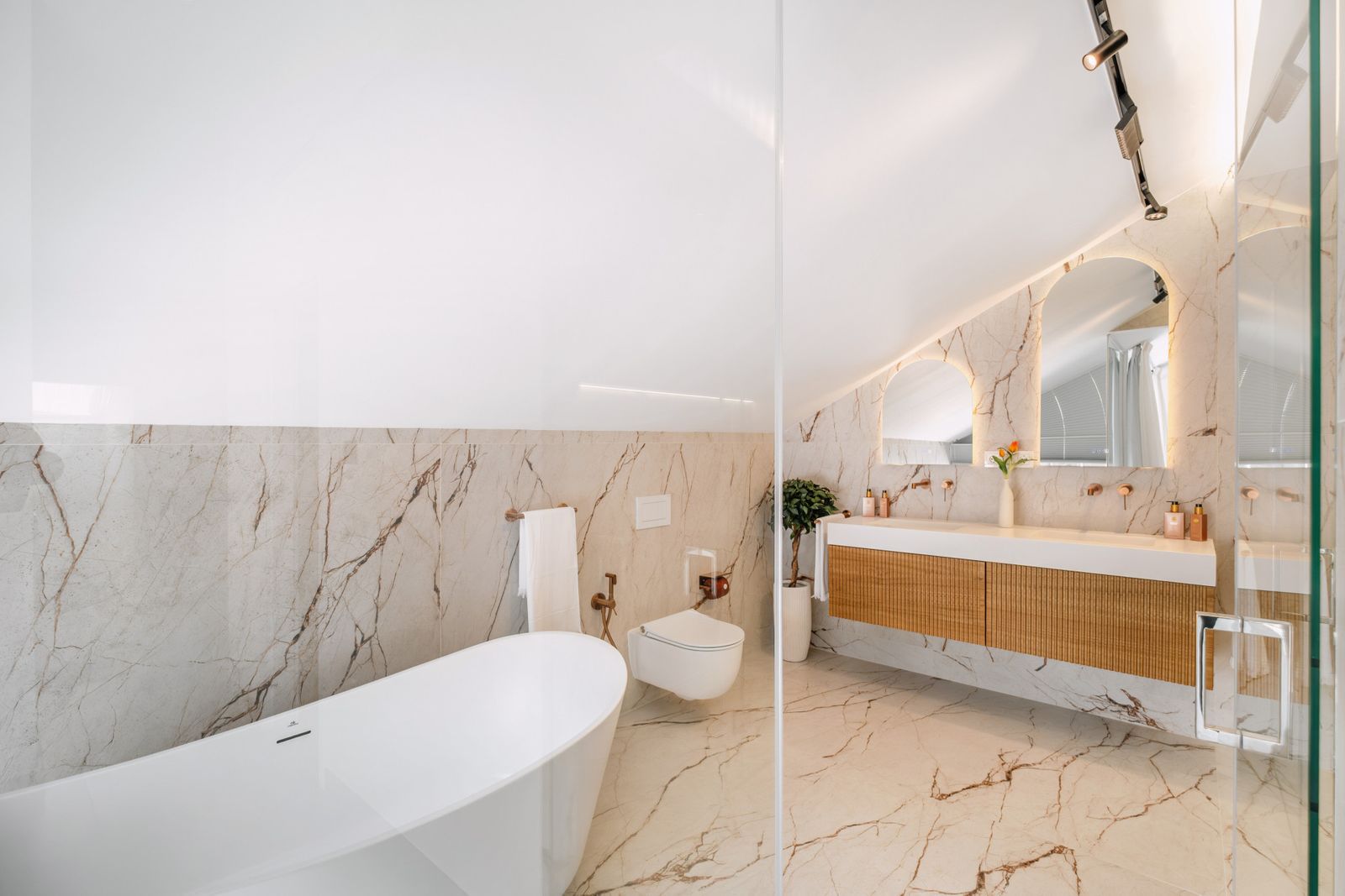 5d2952608845b707aa60541b7d23c28d - 16