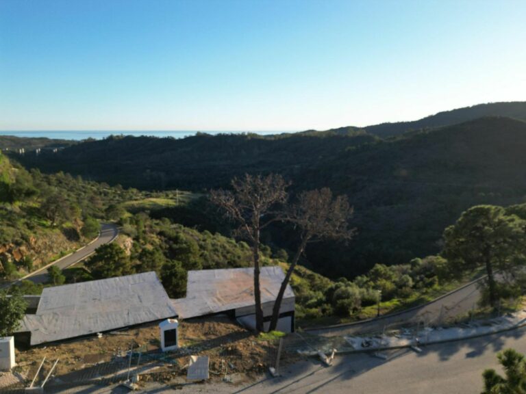 61dcd0d74c8739fa9d2bc15cc129e187 - 1