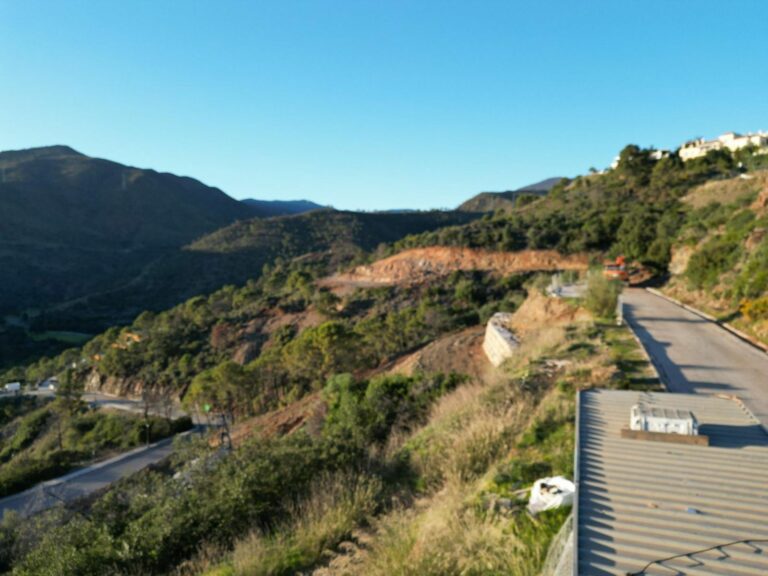 61dcd0d74c8739fa9d2bc15cc129e187 - 4