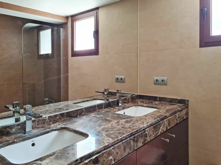 62a2f3ccfccdb44ffc38234a73e7ee9c - 13