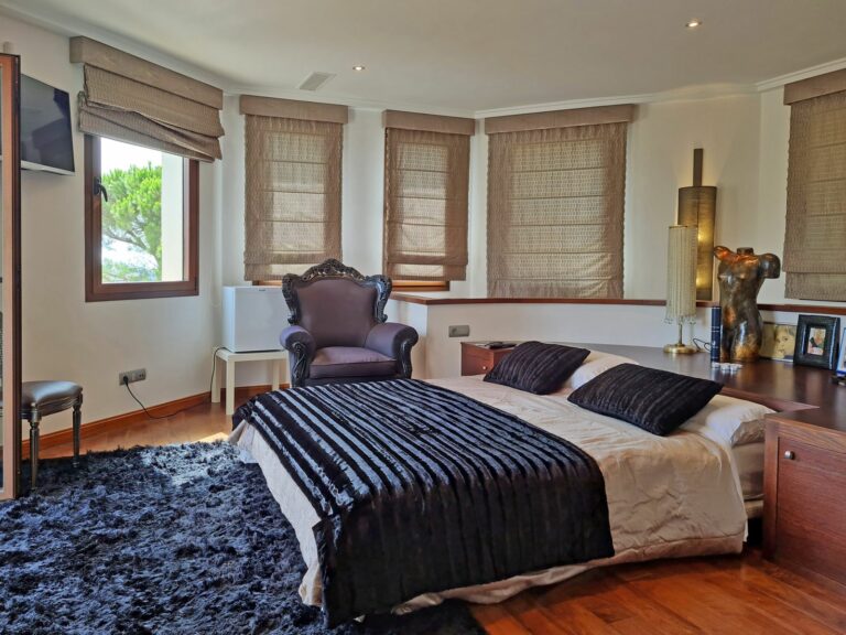 62a2f3ccfccdb44ffc38234a73e7ee9c - 7