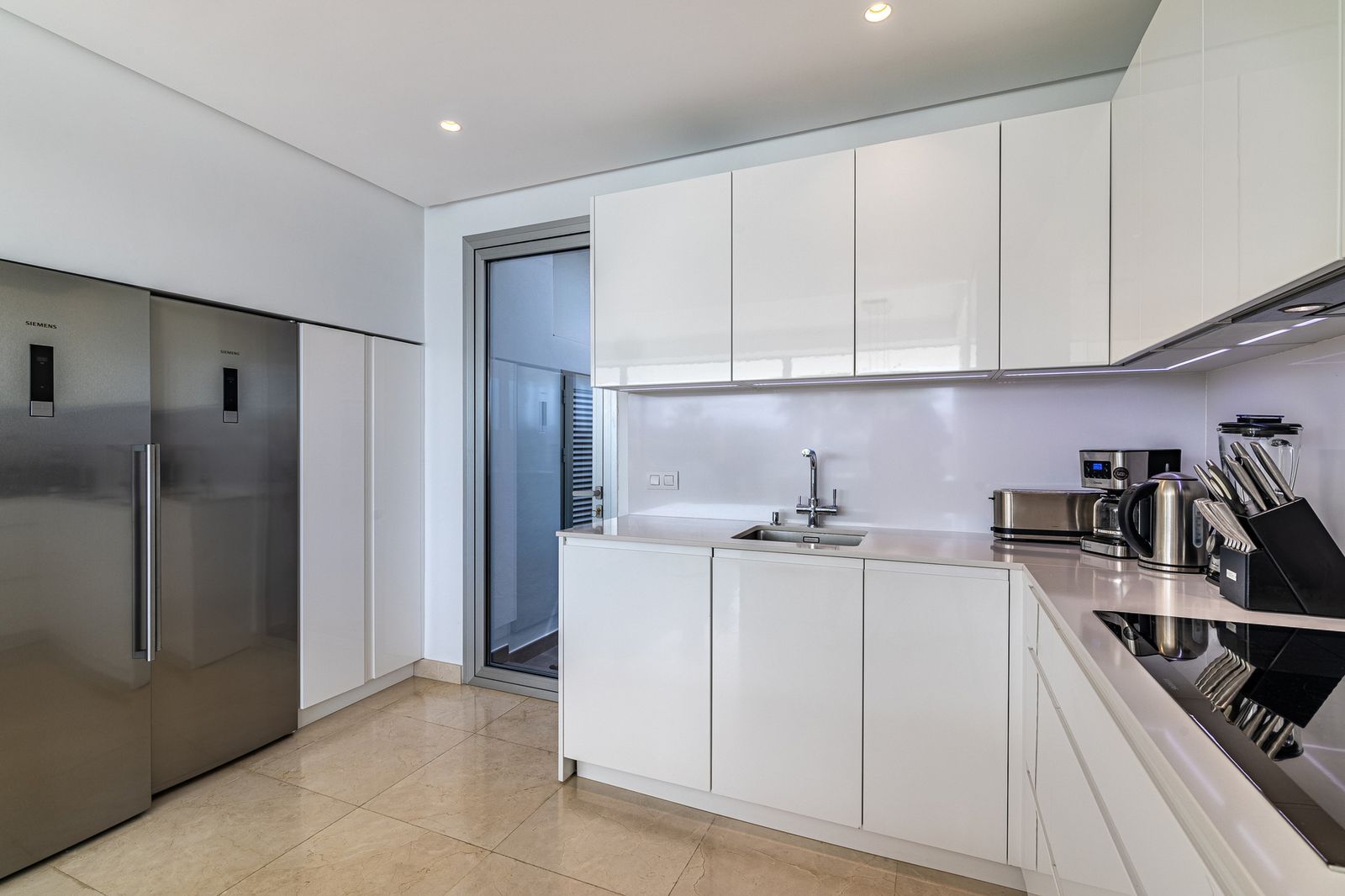 638665c7518c450eb0986d83b24350f7 - 10