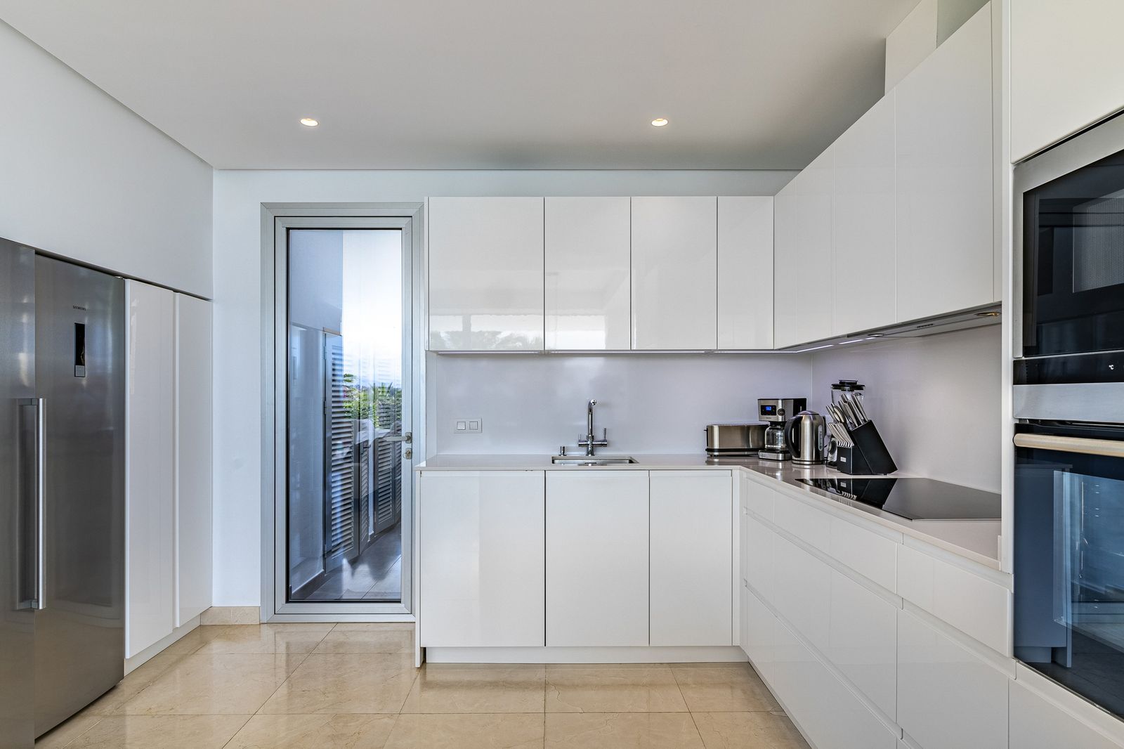 638665c7518c450eb0986d83b24350f7 - 12