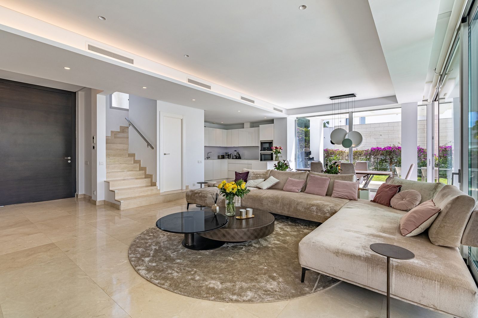 638665c7518c450eb0986d83b24350f7 - 13