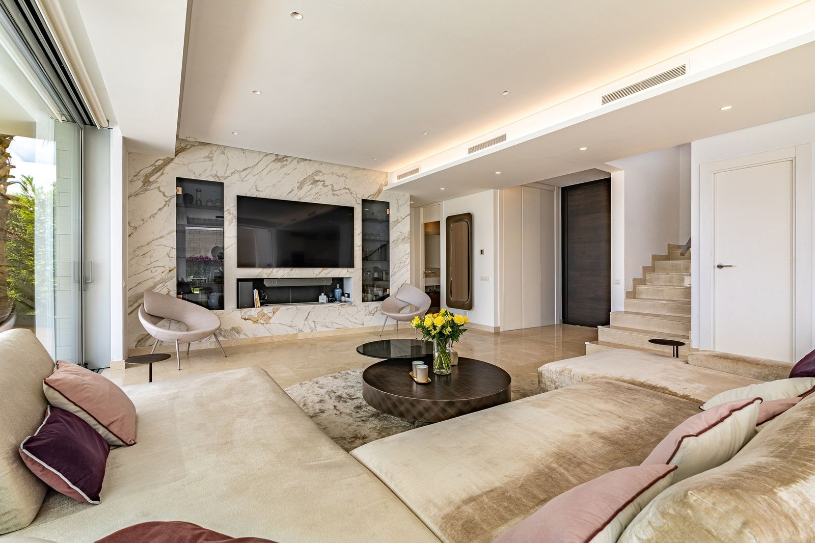 638665c7518c450eb0986d83b24350f7 - 14