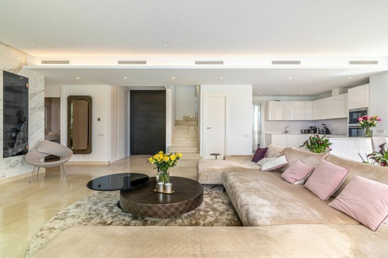 638665c7518c450eb0986d83b24350f7 - 15