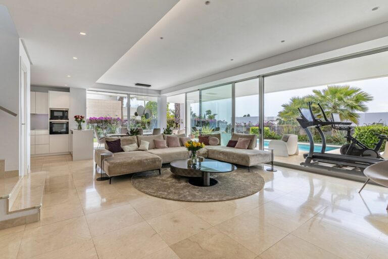 638665c7518c450eb0986d83b24350f7 - 3