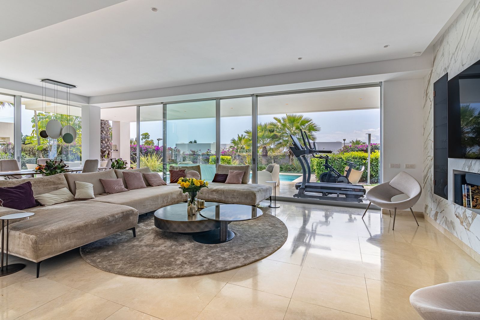 638665c7518c450eb0986d83b24350f7 - 5