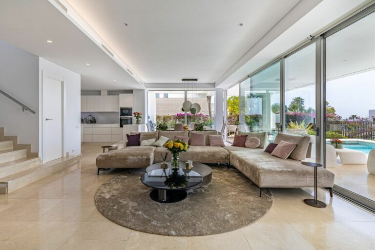 638665c7518c450eb0986d83b24350f7 - 7