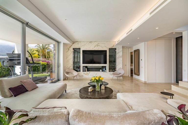 638665c7518c450eb0986d83b24350f7 - 8