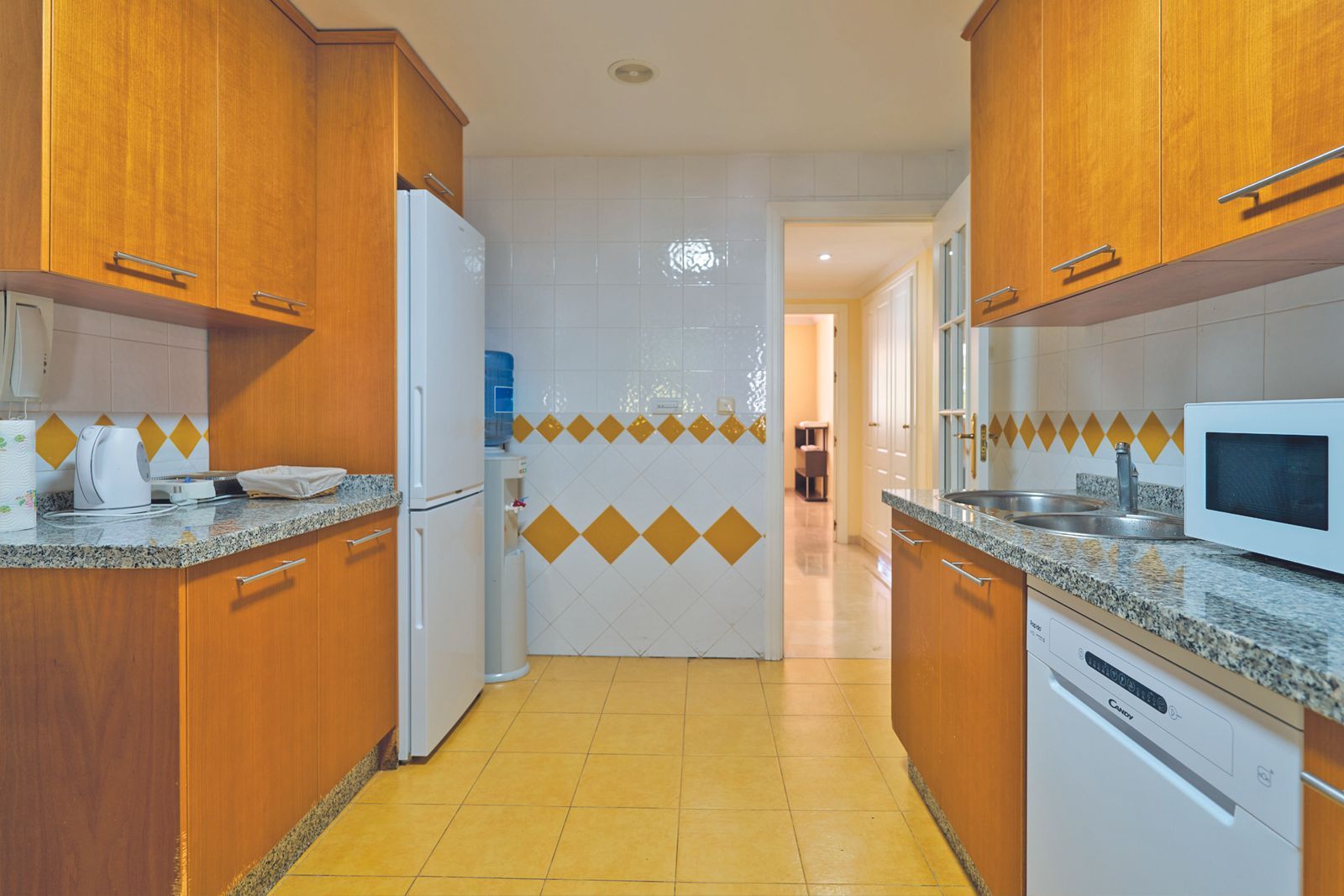 640386530105399988d54ca78f600f87 - 11