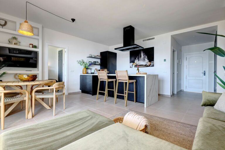 64479a8e61ef6177fcfcf4bced482a0a - 14