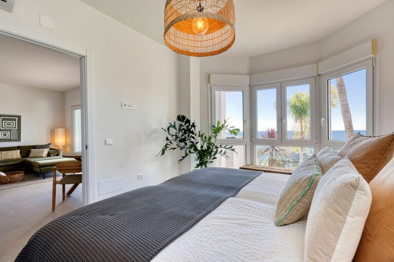 64479a8e61ef6177fcfcf4bced482a0a - 16