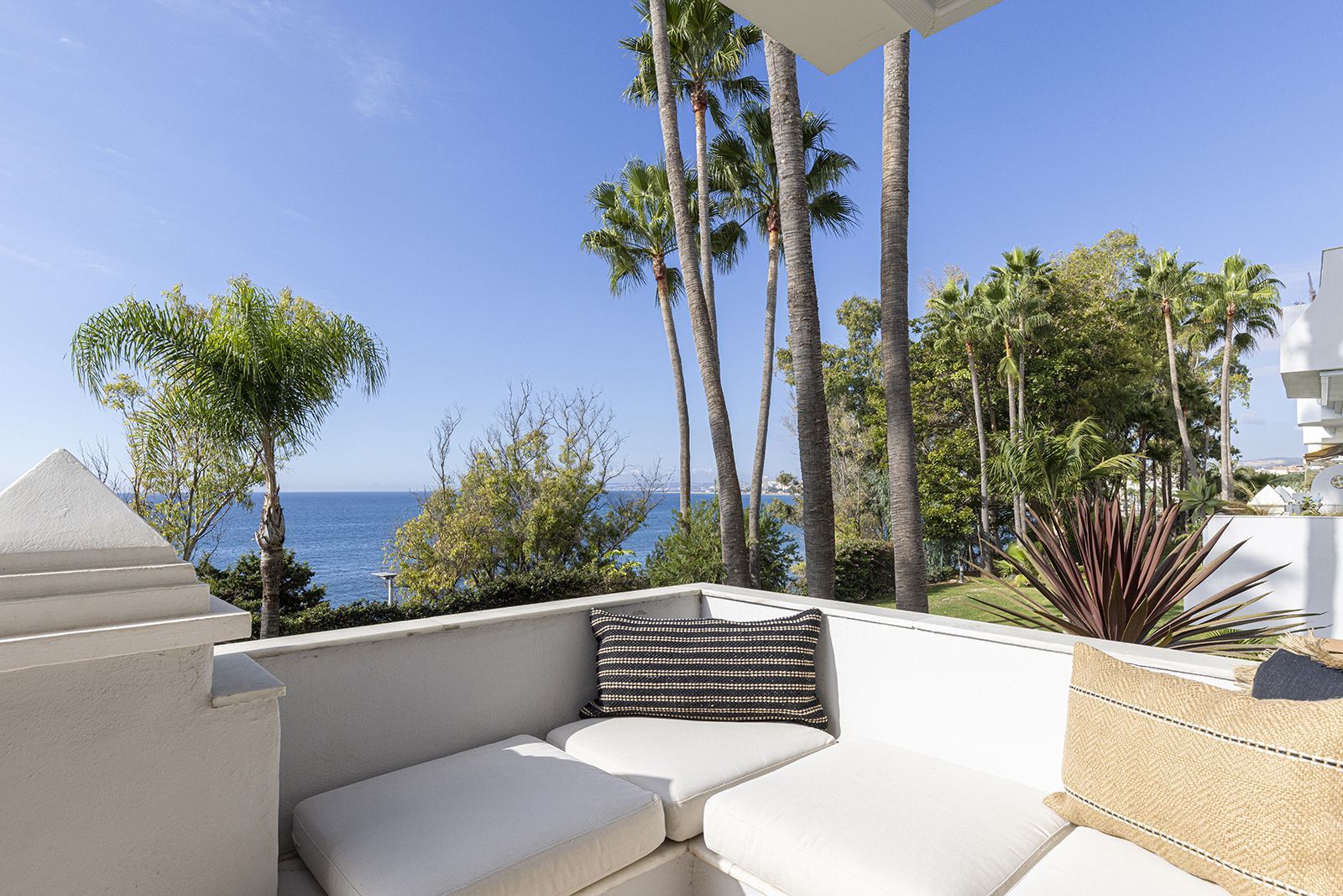 64479a8e61ef6177fcfcf4bced482a0a - 8