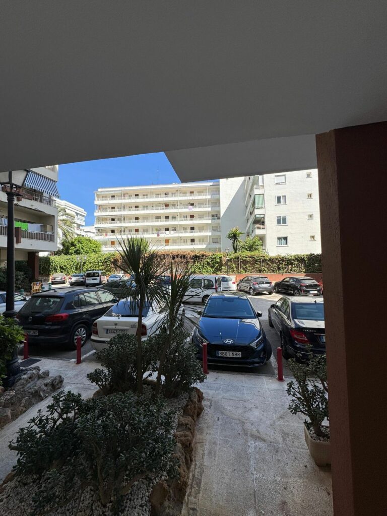 649c1b03428e2f5d89c67b05e57ead7e - 12